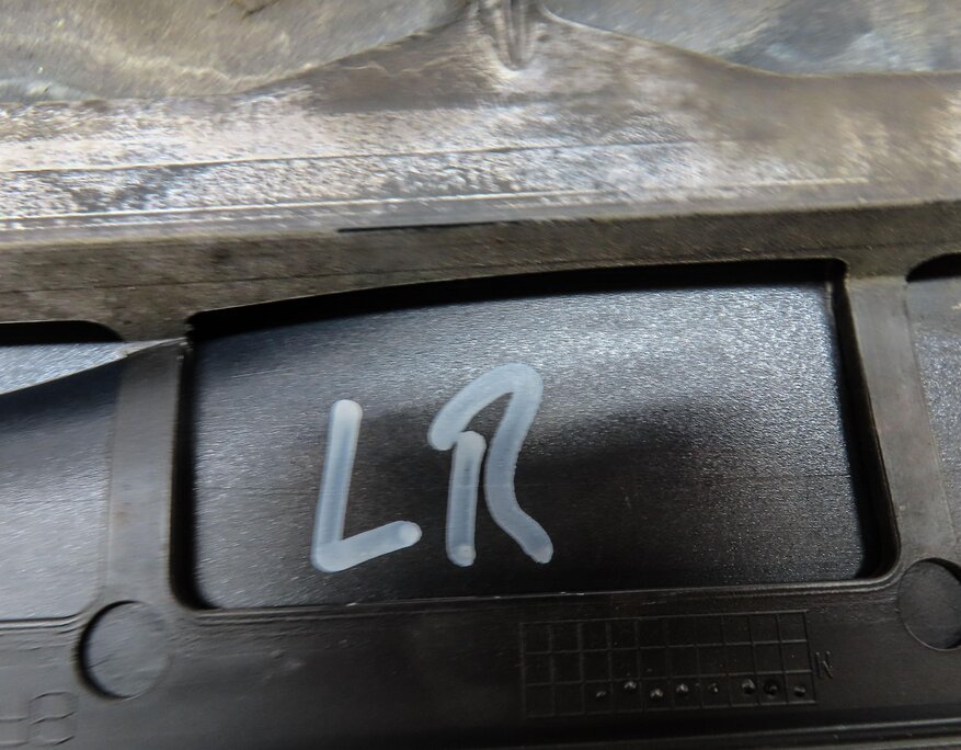 Thumbnail 8: 2013 AUDI Q5 (B8 8R) REAR LEFT LOWER DOOR MOULDING TRIM PANEL (MOONLIGHT BLUE)
