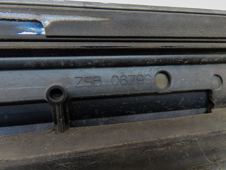 Thumbnail 10: 13-17 AUDI Q5 (B8 8R) FRONT LEFT DRIVER LOWER DOOR MOULDING TRIM PANEL (BLUE)