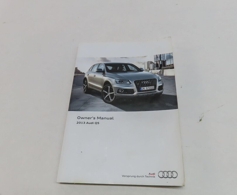 Thumbnail 8: 2013 AUDI Q5 (B8 8R) OWNERS MANUAL BOOKLET SET 4 w/ CARRYING CASE
