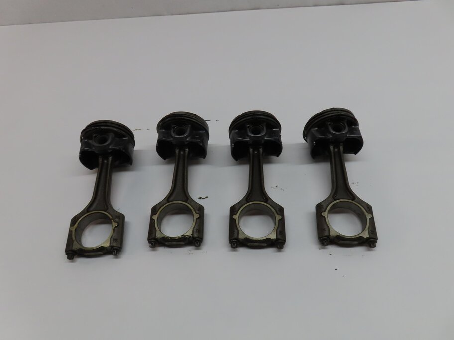 Thumbnail 4: 11-18 VW / AUDI - A3 A4 A5 A6 Q5 TT BEETLE JETTA TIGUAN - 2.0L TURBO PISTON SET4