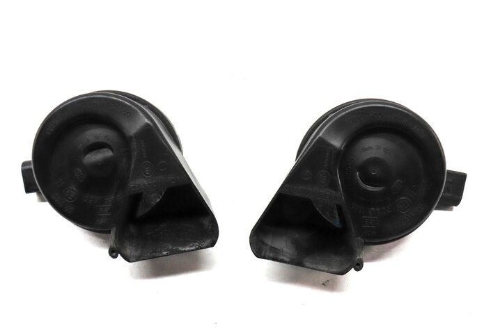 Thumbnail 2: 2008-2017 AUDI A4 A5 S4 S5 Q5 (B8 8K 8R 8T) HIGH & LOW TONE SAFETY HORN SET