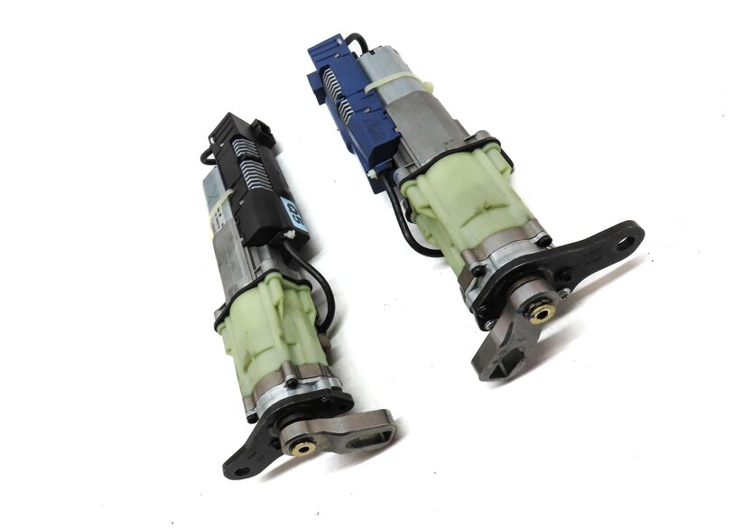Thumbnail 3: 2013 AUDI Q5 (B8 8R) REAR LEFT & RIGHT TRUNK LIFT OPEN CLOSE ASSIST MOTOR SET 2