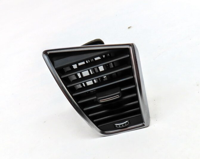 Thumbnail 3: 2013 AUDI Q5 (B8 8R) FRONT RIGHT DASH HVAC A/C HEATER AIR VENT (BLACK)