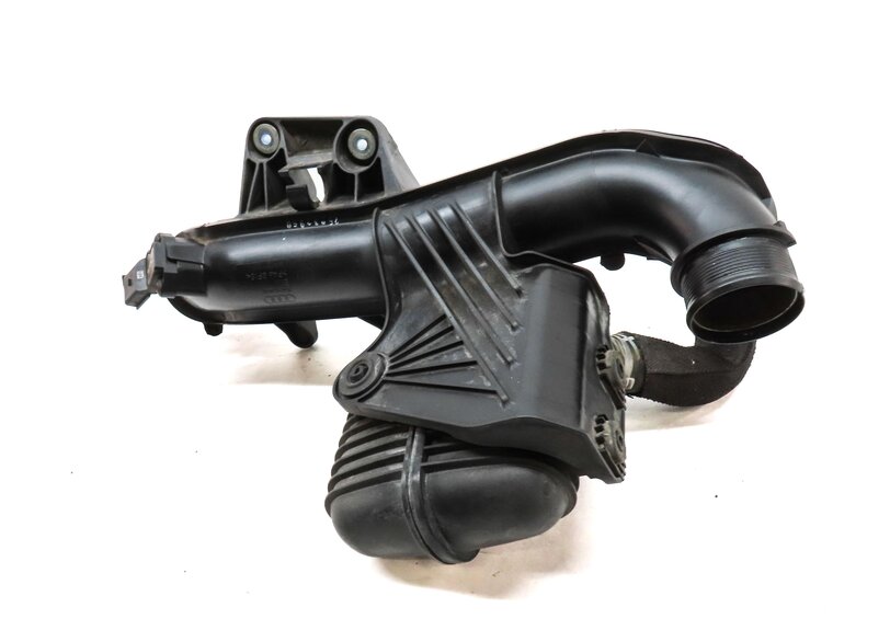Thumbnail 2: 2013 AUDI Q5 B8 8R 2.0L ENGINE AIR INTAKE INTERCOOLER PRESSURE PIPE & DAMPER BOX