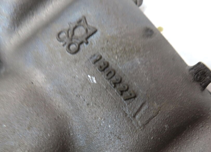 Thumbnail 7: 13-14 AUDI A4 A5 ALLROAD Q5 B8 8K 8T 2.0L TURBO ENGINE INTAKE MANIFOLD DIFFUSER