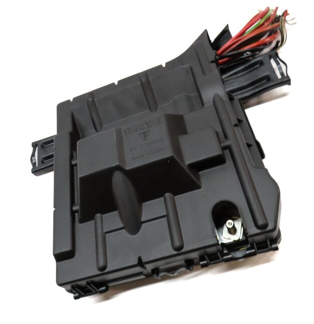 Thumbnail 3: 2011 PORSCHE PANAMERA (958) POWER JUNCTION BODY CONTROL MODULE 97061030100
