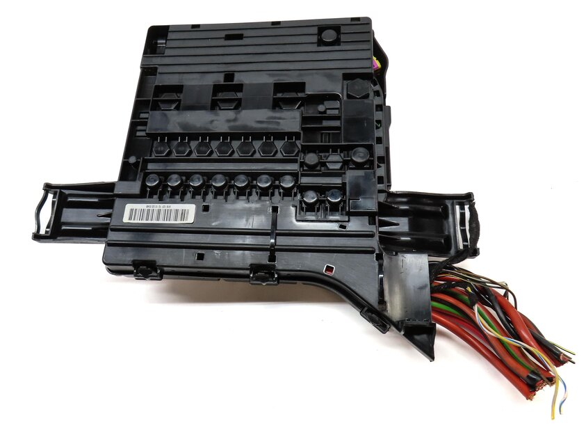 Thumbnail 5: 2011 PORSCHE PANAMERA (958) POWER JUNCTION BODY CONTROL MODULE 97061030100