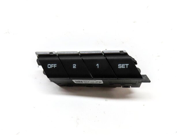 Thumbnail 2: 2011 PORSCHE PANAMERA (958) FRONT RIGHT PASSENGER SEAT MEMORY SWITCH BUTTON