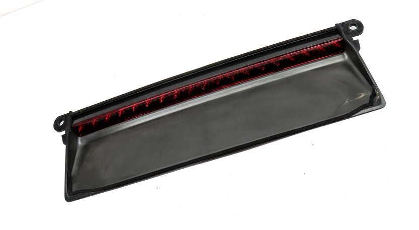 Thumbnail 3: 2011 PORSCHE PANAMERA (958) REAR UPPER CENTER THIRD 3RD BRAKE LIGHT LAMP