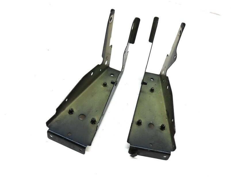 2011 PORSCHE PANAMERA (958) FENDER J MOUNT BRACKET SET 2 (DARK BLUE METALLIC)