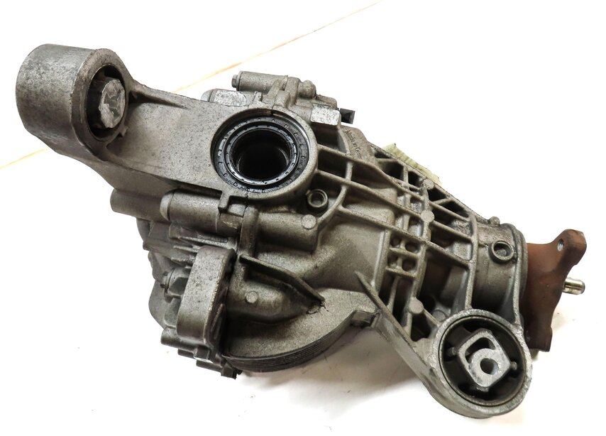 Thumbnail 4: 2010-2016 PORSCHE PANAMERA (970 G1) 3.0L / 4.8L - REAR DIFFERENTIAL GEAR CARRIER