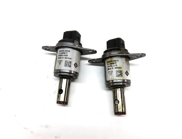 Thumbnail 4: 2011 PORSCHE PANAMERA (958) 4.8L M48 ENGINE CAMSHAFT ADJUSTER SOLENOID SET 2