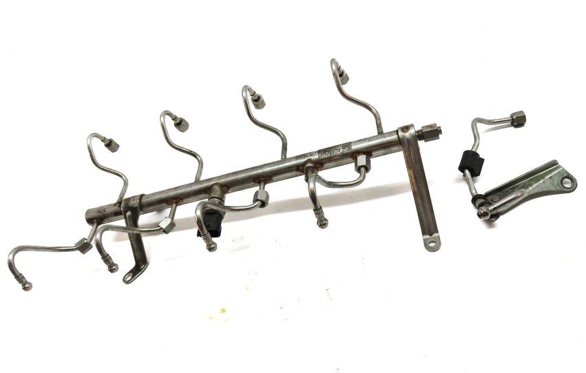 Thumbnail 3: 2011 PORSCHE PANAMERA (958) 4.8L M48 NON-TURBO ENGINE FUEL RAIL w/ LINES