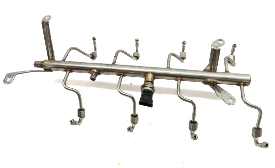 Thumbnail 6: 2011 PORSCHE PANAMERA (958) 4.8L M48 NON-TURBO ENGINE FUEL RAIL w/ LINES