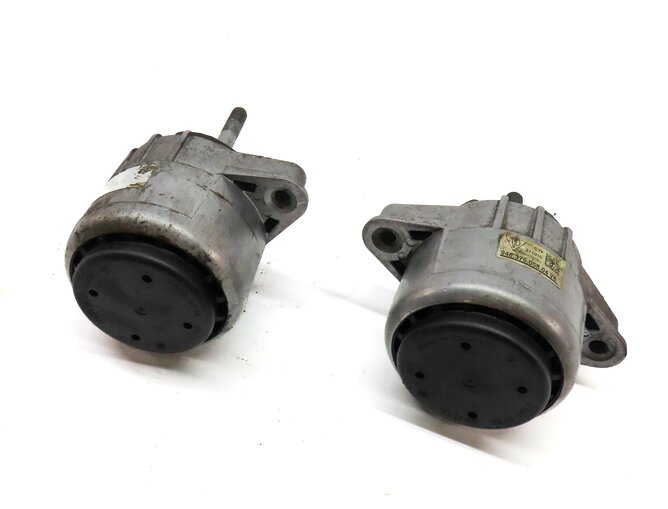 2011 PORSCHE PANAMERA (958) 4.8L M48 NON-TURBO LEFT & RIGHT ENGINE MOUNT SET 2