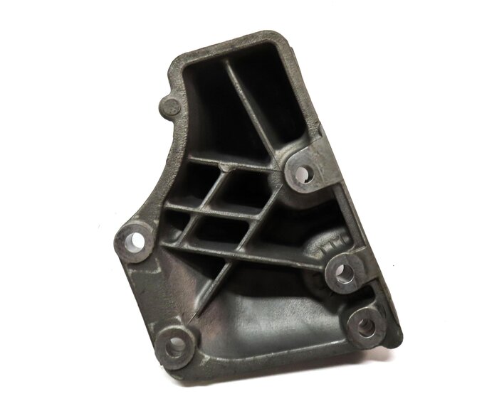 Thumbnail 4: 2011 PORSCHE PANAMERA (958) 4.8L M48 NON-TURBO RIGHT ENGINE MOUNT BRACKET