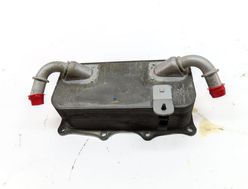 Thumbnail 2: 2010-2018 PORSCHE PANAMERA (970 G1) 3.6L 4.8L V6 V8 ENGINE - OIL COOLER