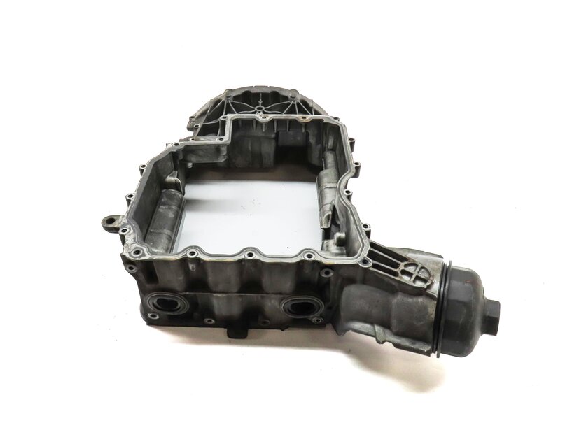 Thumbnail 4: 2011 PORSCHE PANAMERA (958) 4.8L M48 NON-TURBO UPPER ENGINE OIL PAN 94810716123