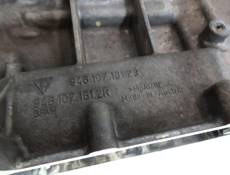 Thumbnail 7: 2011 PORSCHE PANAMERA (958) 4.8L M48 NON-TURBO UPPER ENGINE OIL PAN 94810716123