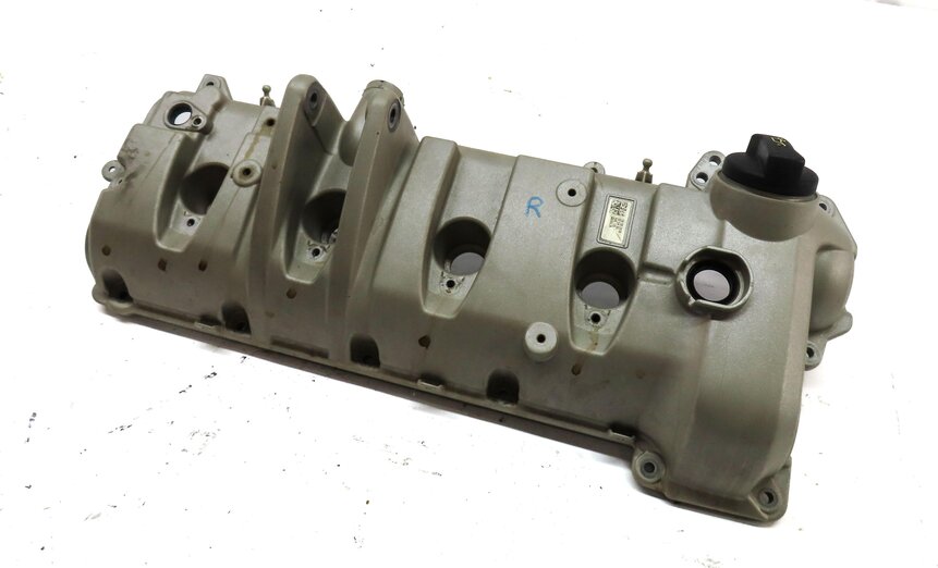2010-2018 PORSCHE CAYENNE PANAMERA (958 970 G1) 4.8L V8 ENGINE RIGHT VALVE COVER