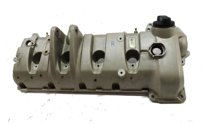 Thumbnail 2: 2010-2018 PORSCHE CAYENNE PANAMERA (958 970 G1) 4.8L V8 ENGINE RIGHT VALVE COVER