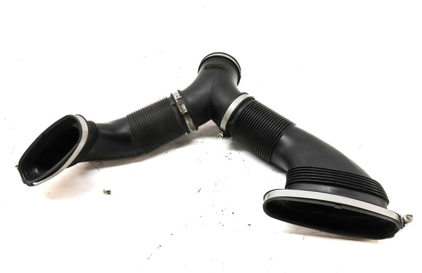 Thumbnail 2: 2011 PORSCHE PANAMERA (958) 4.8L M48 NON-TURBO ENGINE AIR INTAKE PIPE HOSE