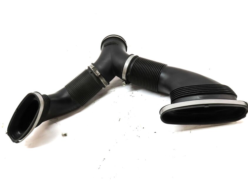 Thumbnail 3: 2011 PORSCHE PANAMERA (958) 4.8L M48 NON-TURBO ENGINE AIR INTAKE PIPE HOSE