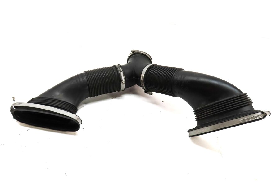 Thumbnail 5: 2011 PORSCHE PANAMERA (958) 4.8L M48 NON-TURBO ENGINE AIR INTAKE PIPE HOSE