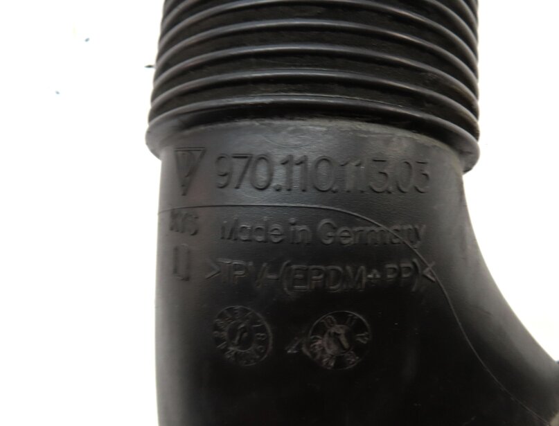 Thumbnail 6: 2011 PORSCHE PANAMERA (958) 4.8L M48 NON-TURBO ENGINE AIR INTAKE PIPE HOSE