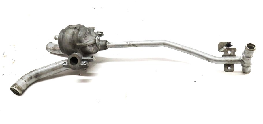 Thumbnail 2: 2011 PORSCHE PANAMERA (958) 4.8L M48 NON-TURBO ENGINE THERMOSTAT HOUSING