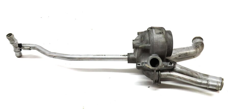 Thumbnail 5: 2011 PORSCHE PANAMERA (958) 4.8L M48 NON-TURBO ENGINE THERMOSTAT HOUSING