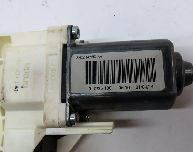 Thumbnail 6: 2010-2016 LR4 RANGE ROVER SPORT (L320) RIGHT FRONT PASSENGER POWER WINDOW MOTOR