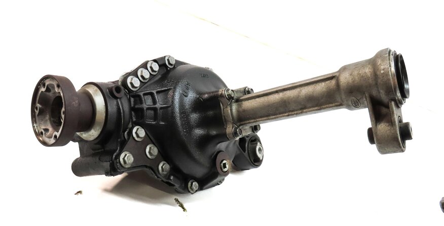2014-2016 LAND ROVER LR4 - 3.0L SC FRONT DIFFERENTIAL GEAR CARRIER (3.70 RATIO)