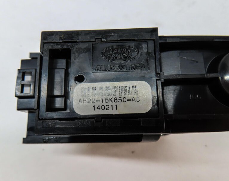 Thumbnail 6: 2014 LAND ROVER LR4 EMERGENCY HILL PARKING E-BRAKE ON OFF SWITCH BUTTON (SILVER)