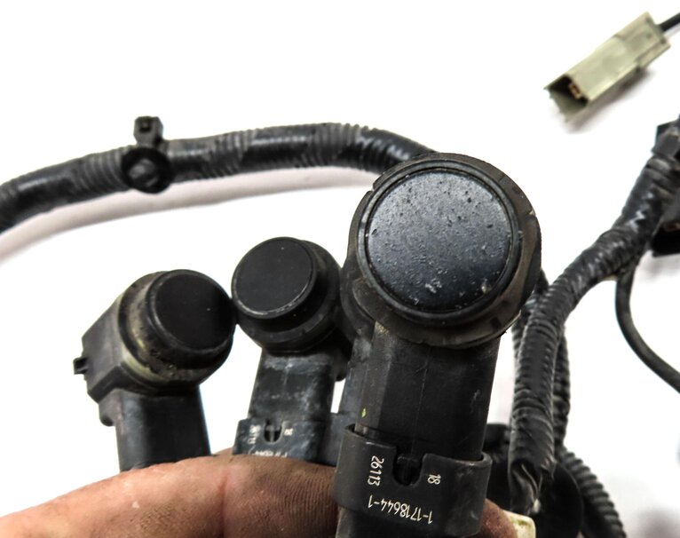 Thumbnail 7: 2014 LAND ROVER LR4 FRONT PARK ASSIST PDC SENSOR SET4 (BLACK) w/ WIRE HARNESS