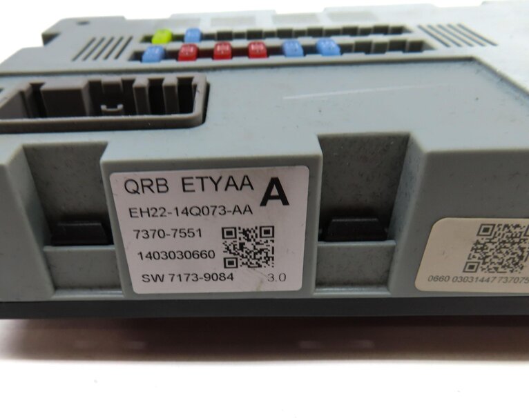 Thumbnail 4: 2014 LAND ROVER LR4 CABIN RELAY FUSE BOX CONTROL MODULE EH22-14Q073-AA