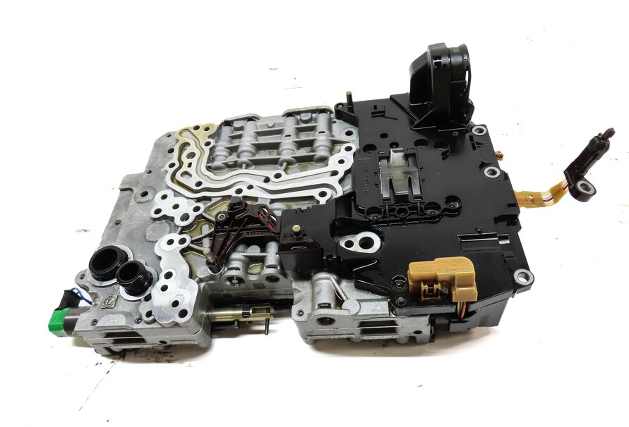 Thumbnail 2: 14-16 LR4 - RANGE ROVER SPORT (L405 L494) TRANSMISSION VALVE BODY w/ START STOP