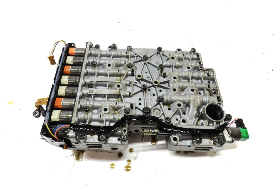 Thumbnail 5: 14-16 LR4 - RANGE ROVER SPORT (L405 L494) TRANSMISSION VALVE BODY w/ START STOP