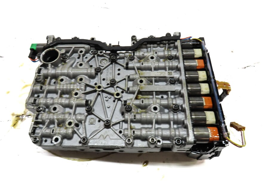 Thumbnail 6: 14-16 LR4 - RANGE ROVER SPORT (L405 L494) TRANSMISSION VALVE BODY w/ START STOP