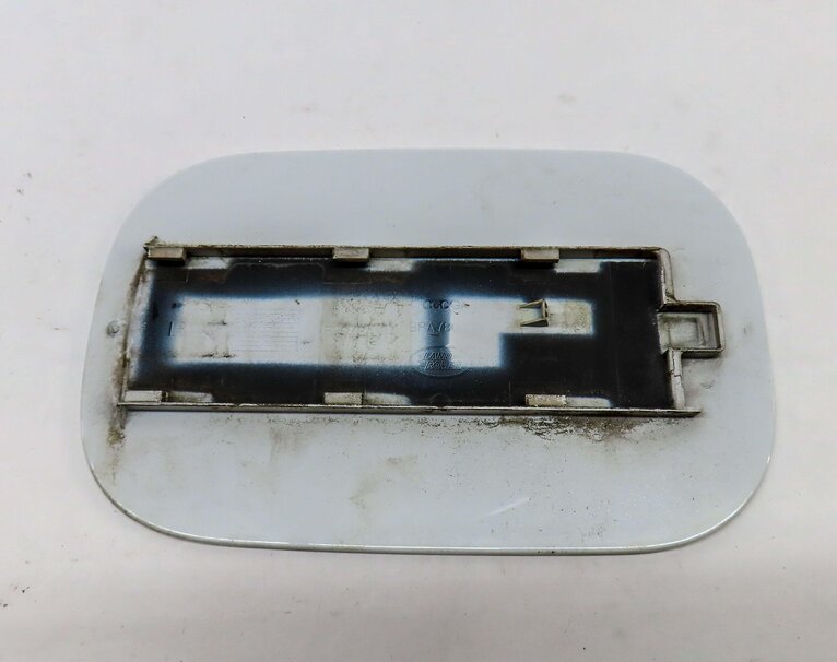Thumbnail 5: 2005-2016 LR3 LR4 RANGE ROVER SPORT (L320) FUEL TANK DOOR (FUJI WHITE 867)