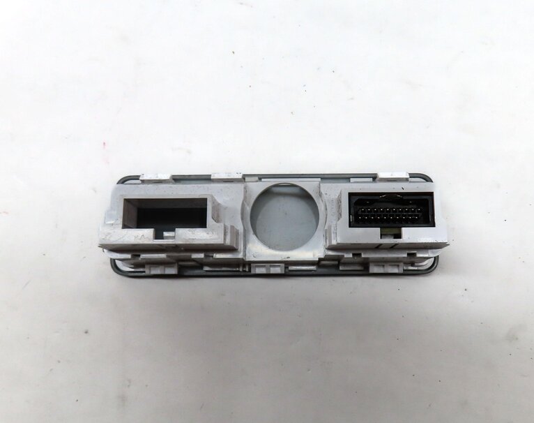 Thumbnail 5: 2014 LAND ROVER LR4 AUXILIARY AUX USB PLUG INPUT JACK PANEL CHARGE PANEL