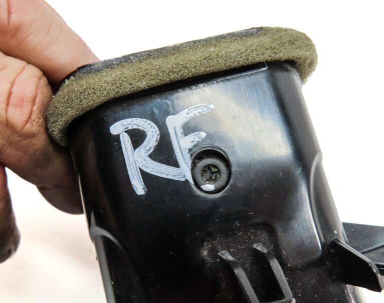 Thumbnail 6: 2014 LAND ROVER LR4 DASH FAR RIGHT OUTER AC HEATER AIR VENT (BLACK & SILVER)