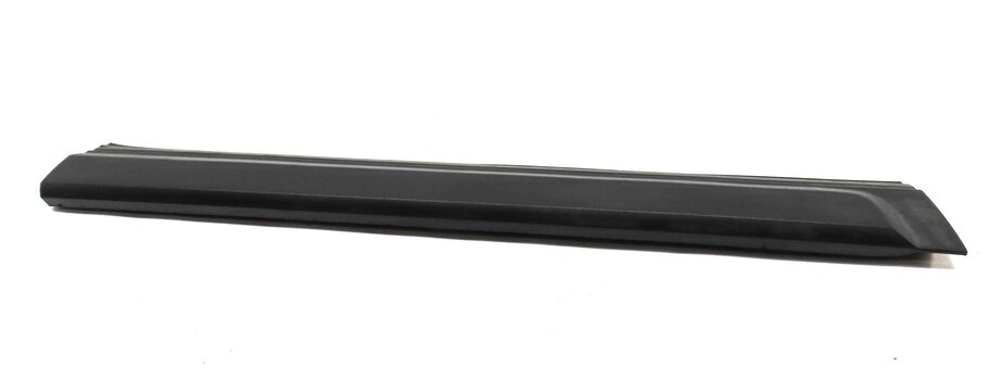 Thumbnail 5: 2014 LAND ROVER LR4 FRONT LEFT DRIVER DOOR LOWER TRIM MOULDING PANEL (BLACK)