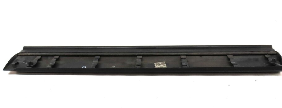 Thumbnail 7: 2014 LAND ROVER LR4 FRONT LEFT DRIVER DOOR LOWER TRIM MOULDING PANEL (BLACK)
