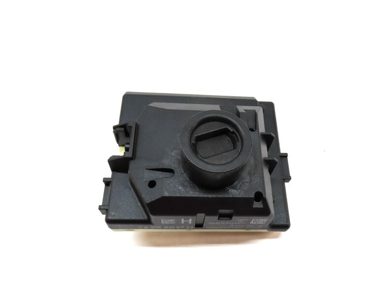 Thumbnail 2: 2018-2019 MERCEDES BENZ C300 GLC300 GLC350e (W205 X253) IGNITION SWITCH MODULE