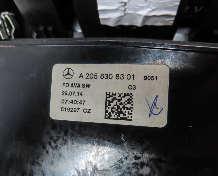 Thumbnail 8: 2015 MERCEDES C300 SEDAN (W205) REAR CENTER CONSOLE HVAC A/C HEATER AIR VENT