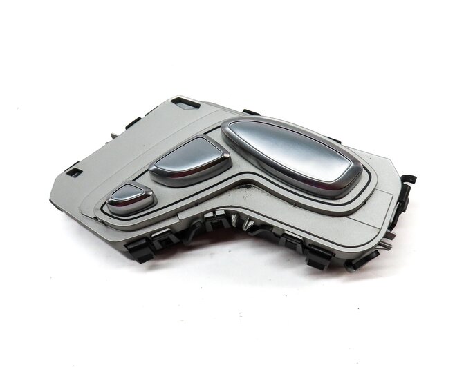 Thumbnail 4: 2015 MERCEDES C300 SEDAN (W205) FRONT RIGHT PASSENGER SEAT ADJUST SWITCH SILVER