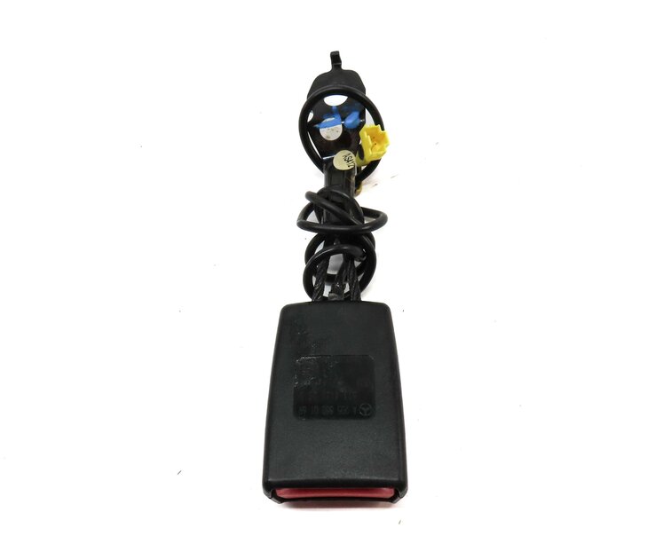 Thumbnail 5: 15-21 MERCEDES C GLC (W205 X253) RIGHT FRONT PASSENGER SEATBELT RECEIVER (BLACK)