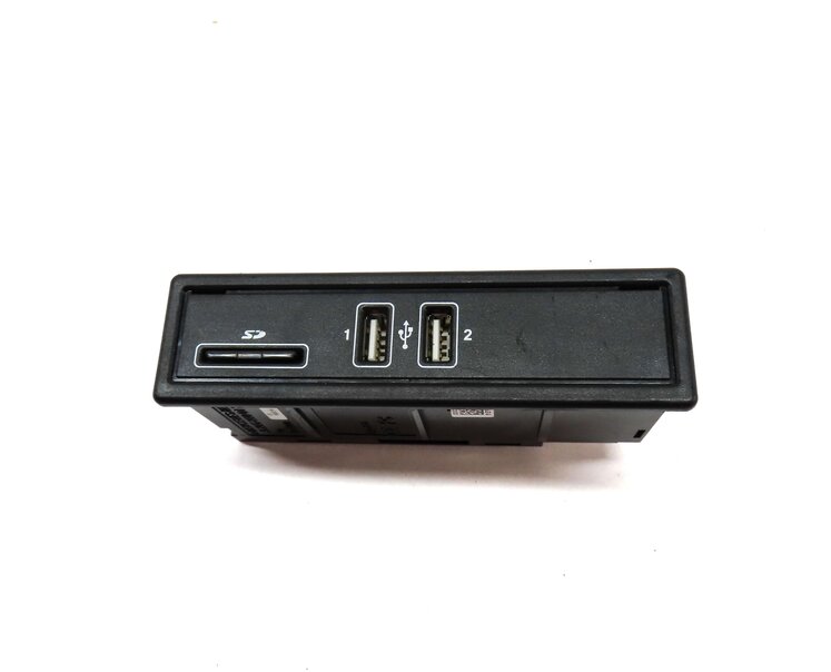 Thumbnail 2: 2015 MERCEDES C300 SEDAN (W205) USB SD CARD RADIO MEDIA INPUT CHARGE PANEL
