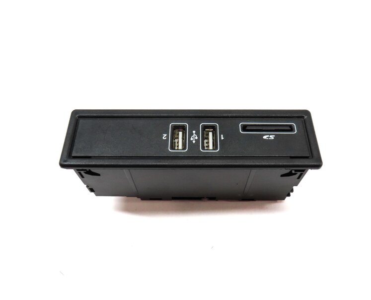 Thumbnail 4: 2015 MERCEDES C300 SEDAN (W205) USB SD CARD RADIO MEDIA INPUT CHARGE PANEL